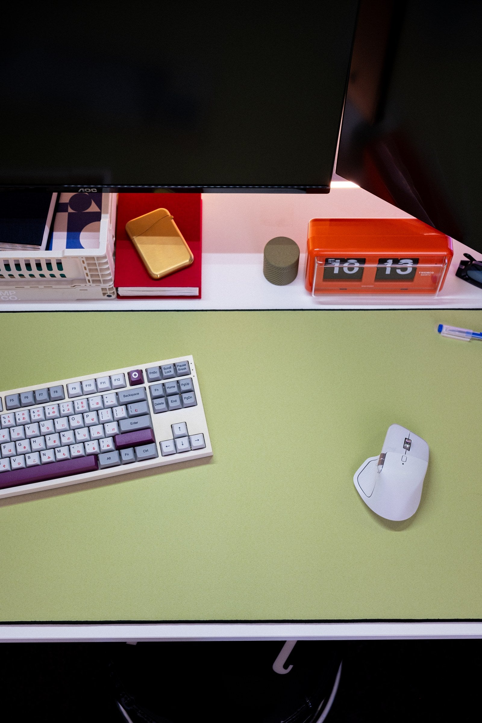 Solid Colors 2026 Summer - Pistachio desk setup