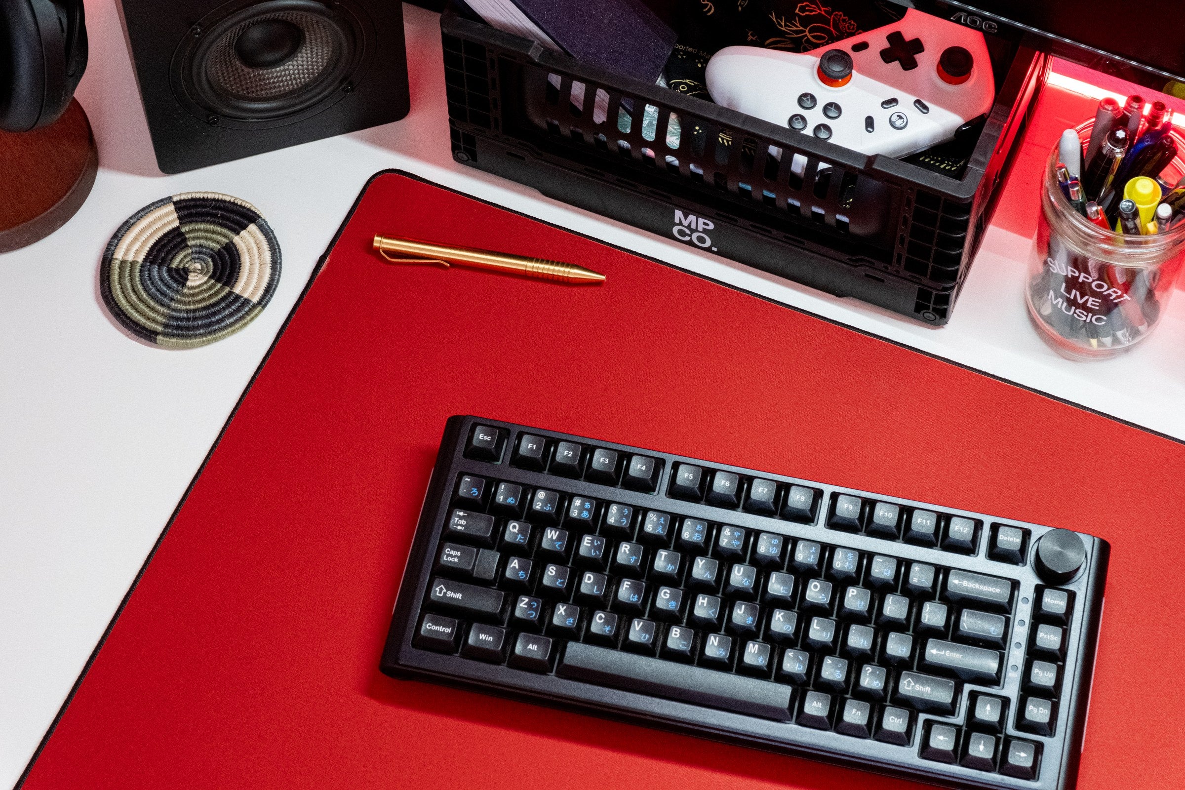 Solid Colors 2026 Summer - Red desk setup