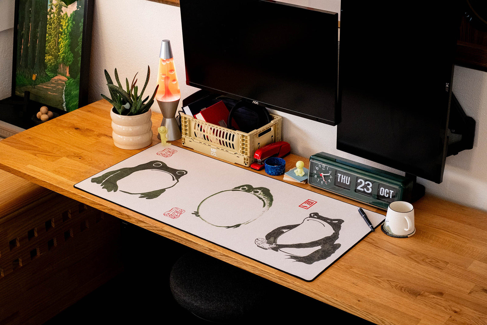 The Frog, by Matsumoto Hoji - Original desk setup