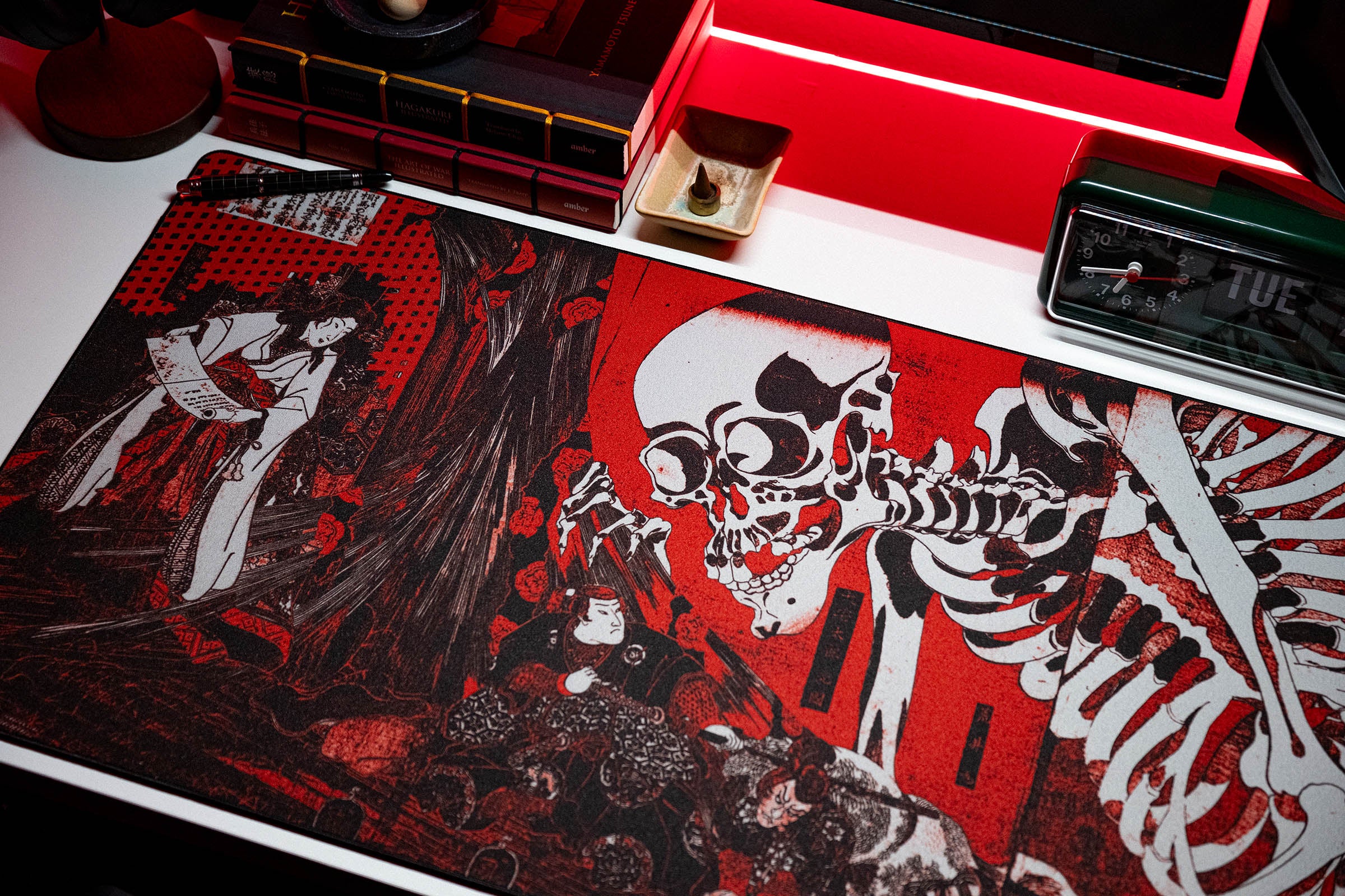 Skeleton Spectre, by Utagawa Kuniyoshi - The Mousepad Company