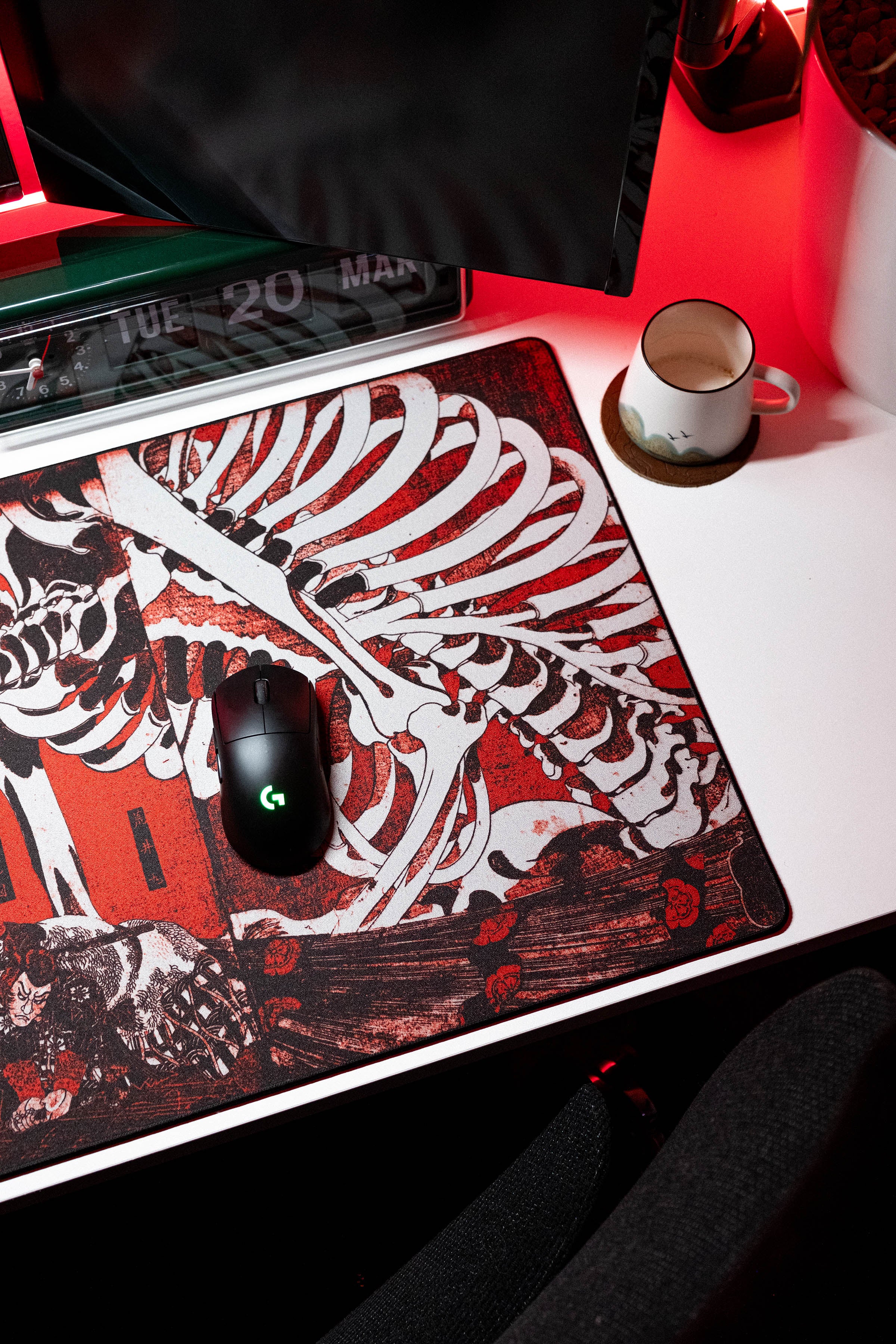 Skeleton Spectre, by Utagawa Kuniyoshi - The Mousepad Company