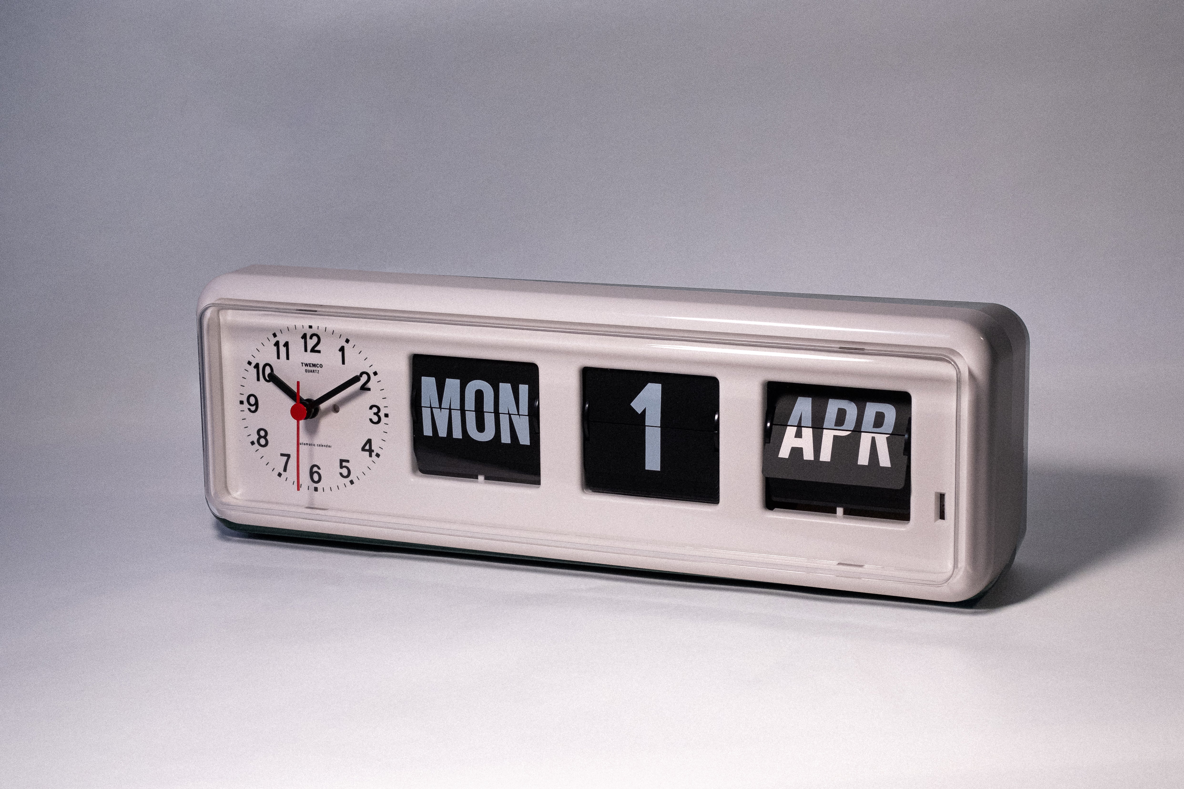 【TWEMCO】 置き時計 BQ-38 WHITE TWEMCO® Flip Clock BQ-38