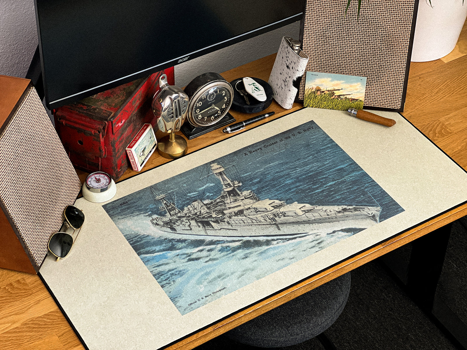A Heavy Cruiser Of The US Navy - Original desk setup