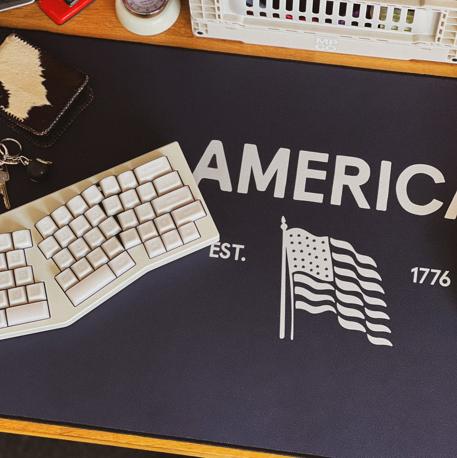 America 1776 - Navy Blue desk setup