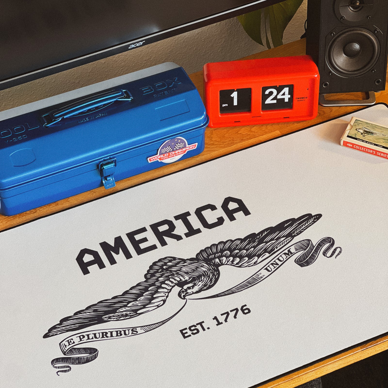 American Spirit - White desk setup