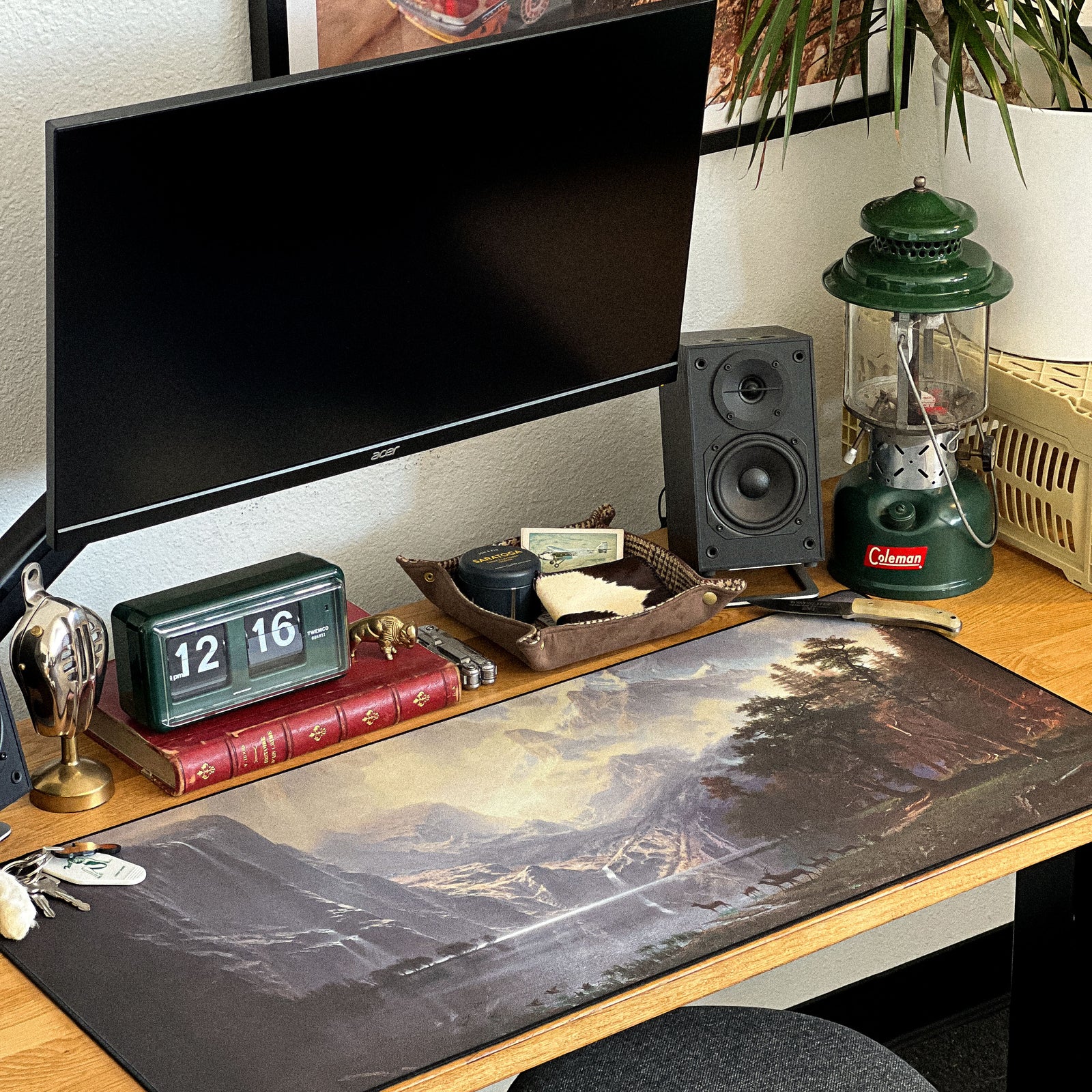 Among the Sierra Nevada Mountains - Original desk setup
