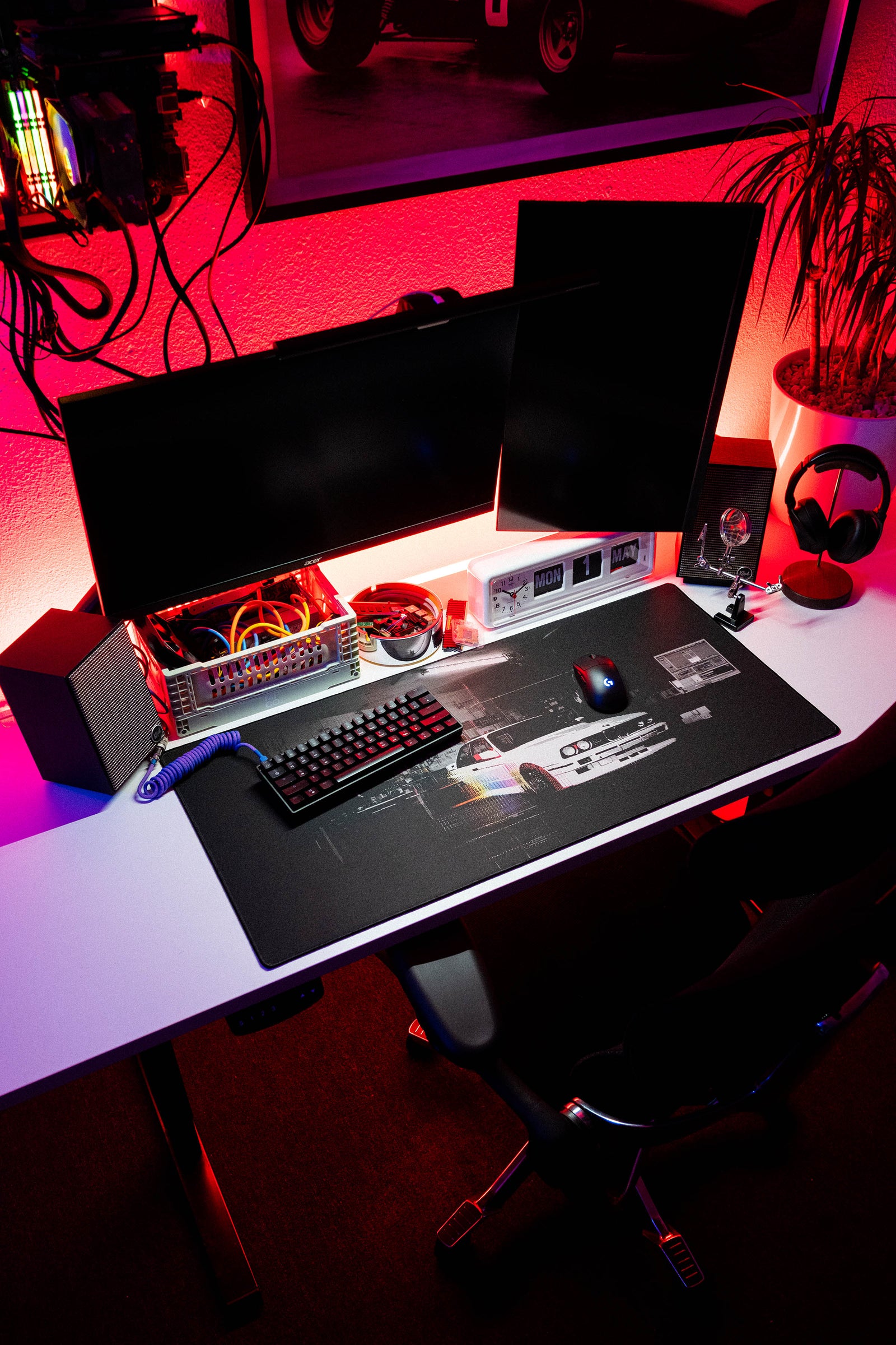 BMW Garage - Original desk setup