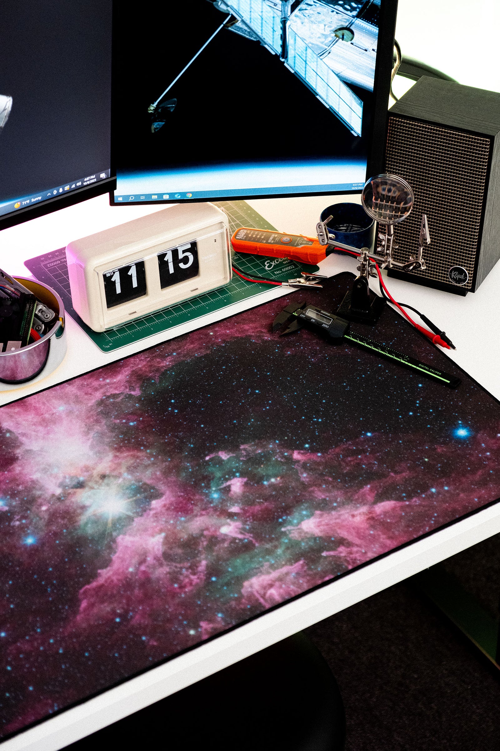 Carina Nebula - Original desk setup