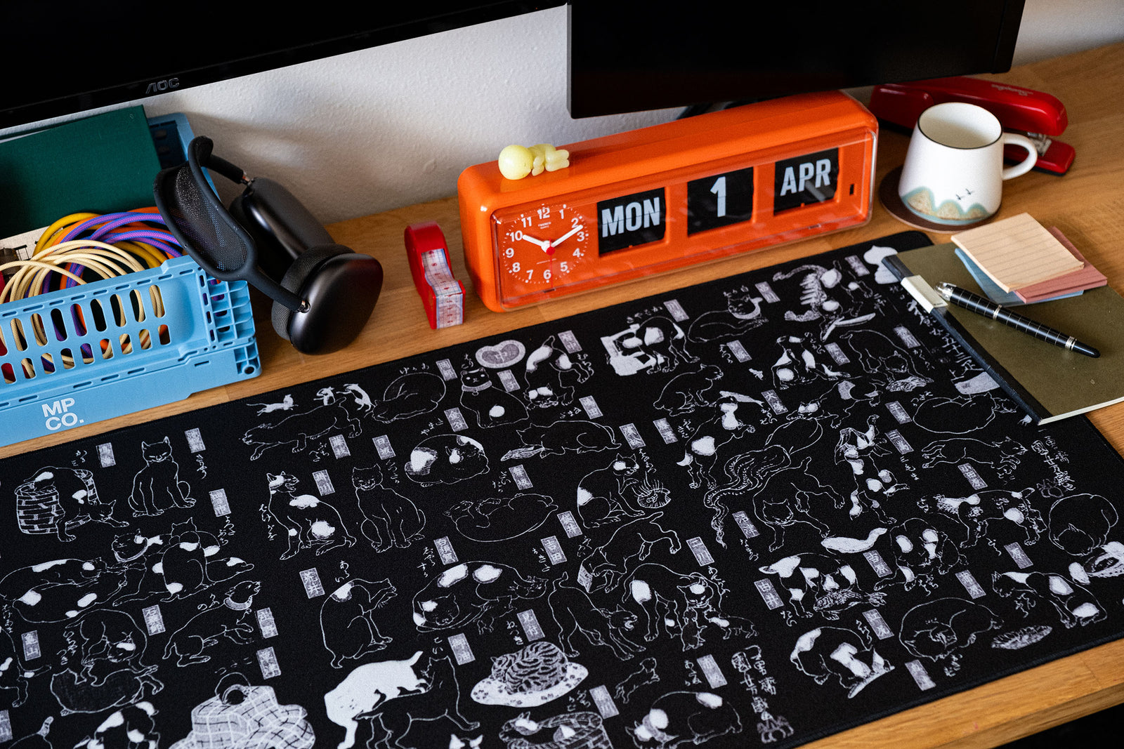 Cats by Kuniyoshi - Night desk setup