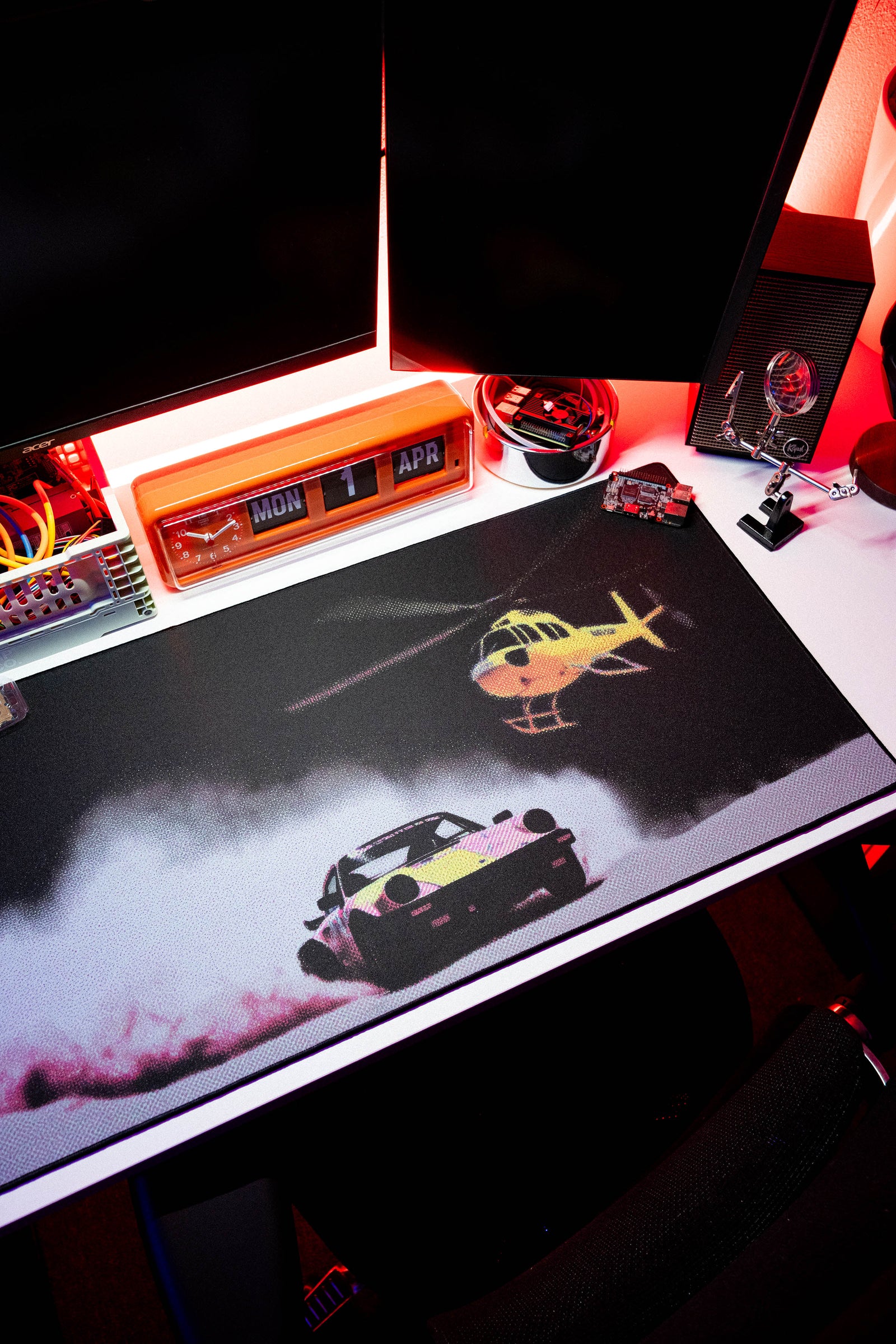 Chasing Horizon - Original desk setup