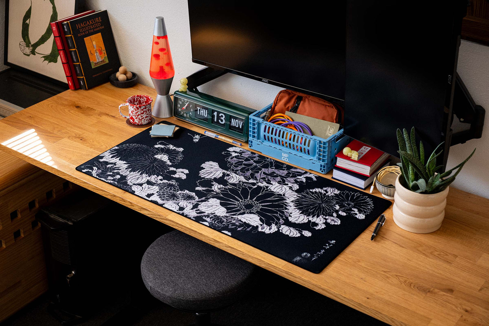Chrysanthemums and Bee, by Hokusai - Black desk setup
