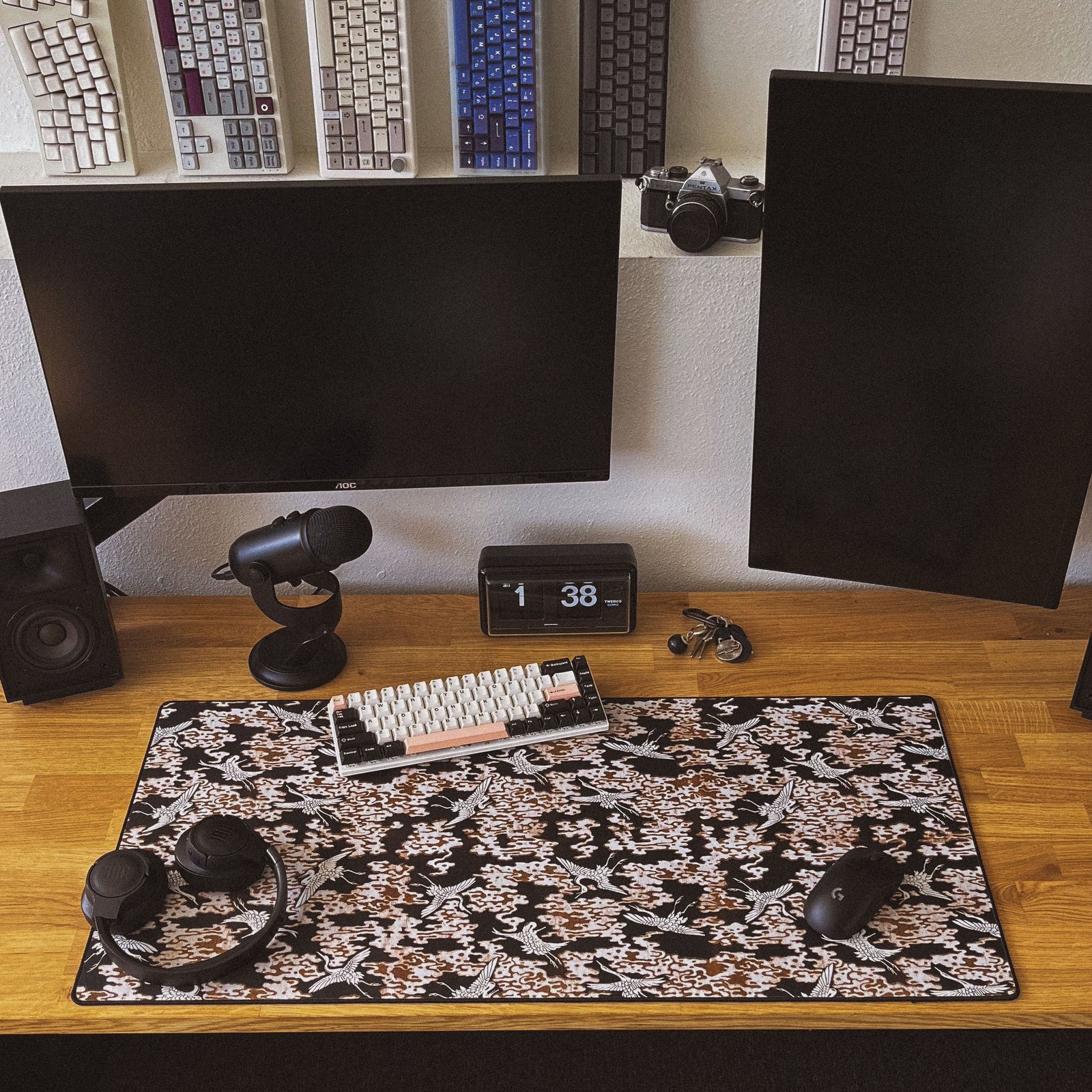 Cranes - Gold desk setup