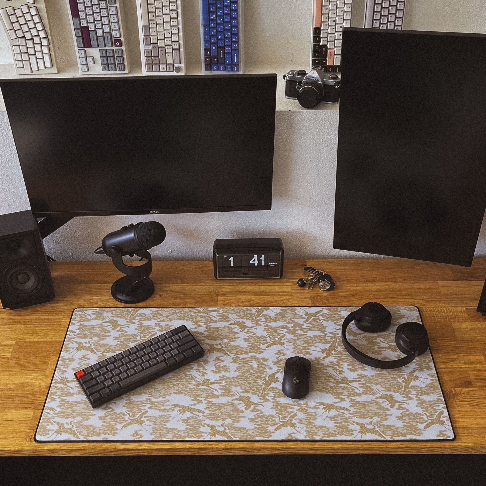 Cranes - Green desk setup
