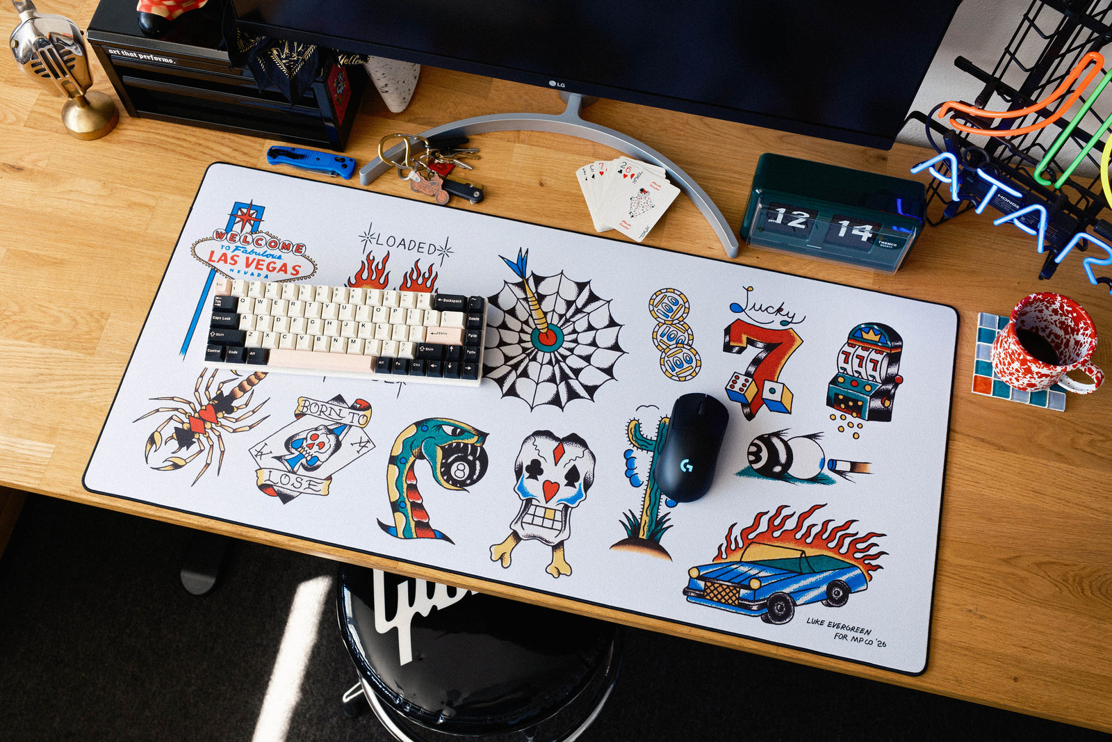 Fortune - White desk setup