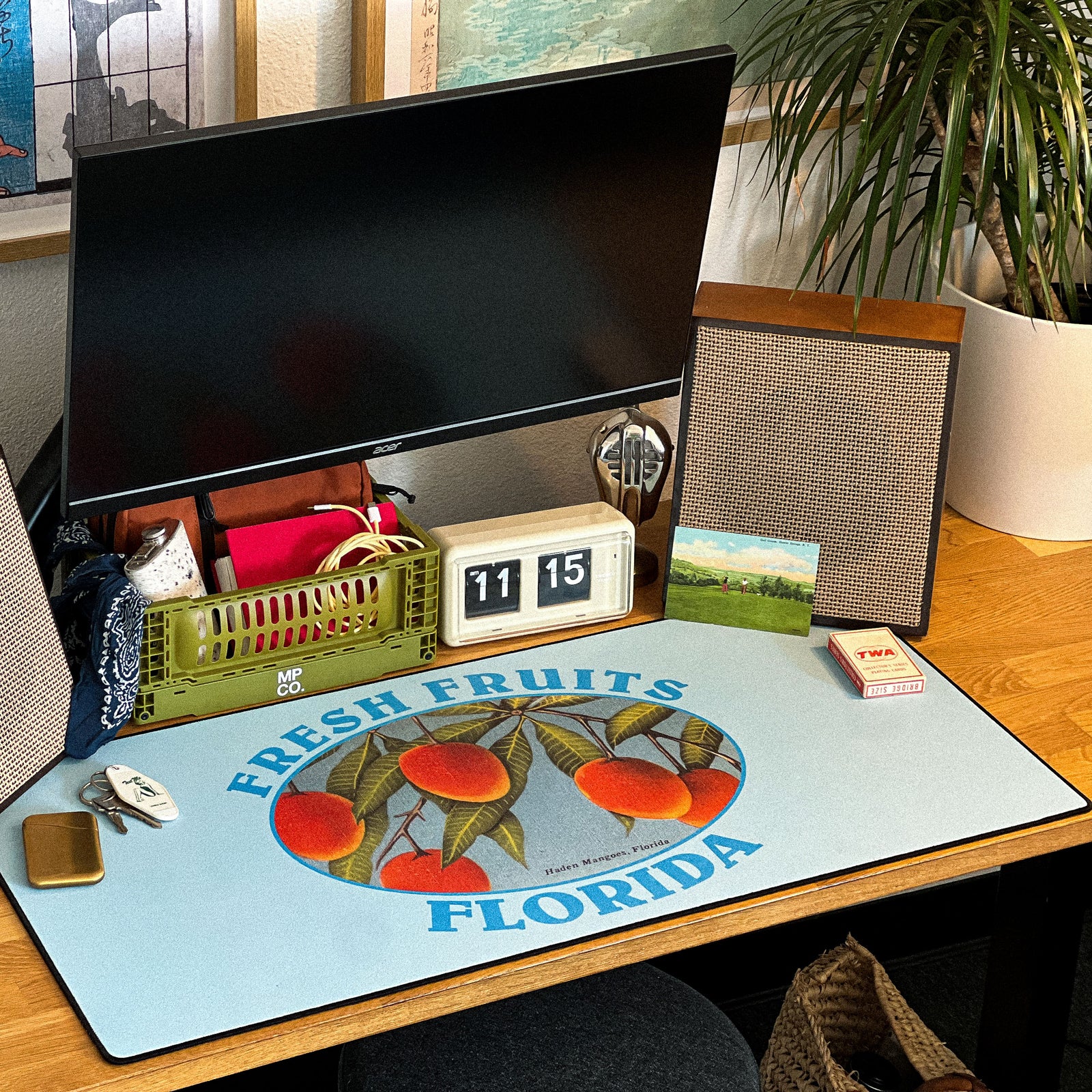 Fresh Fruits Florida - Original desk setup