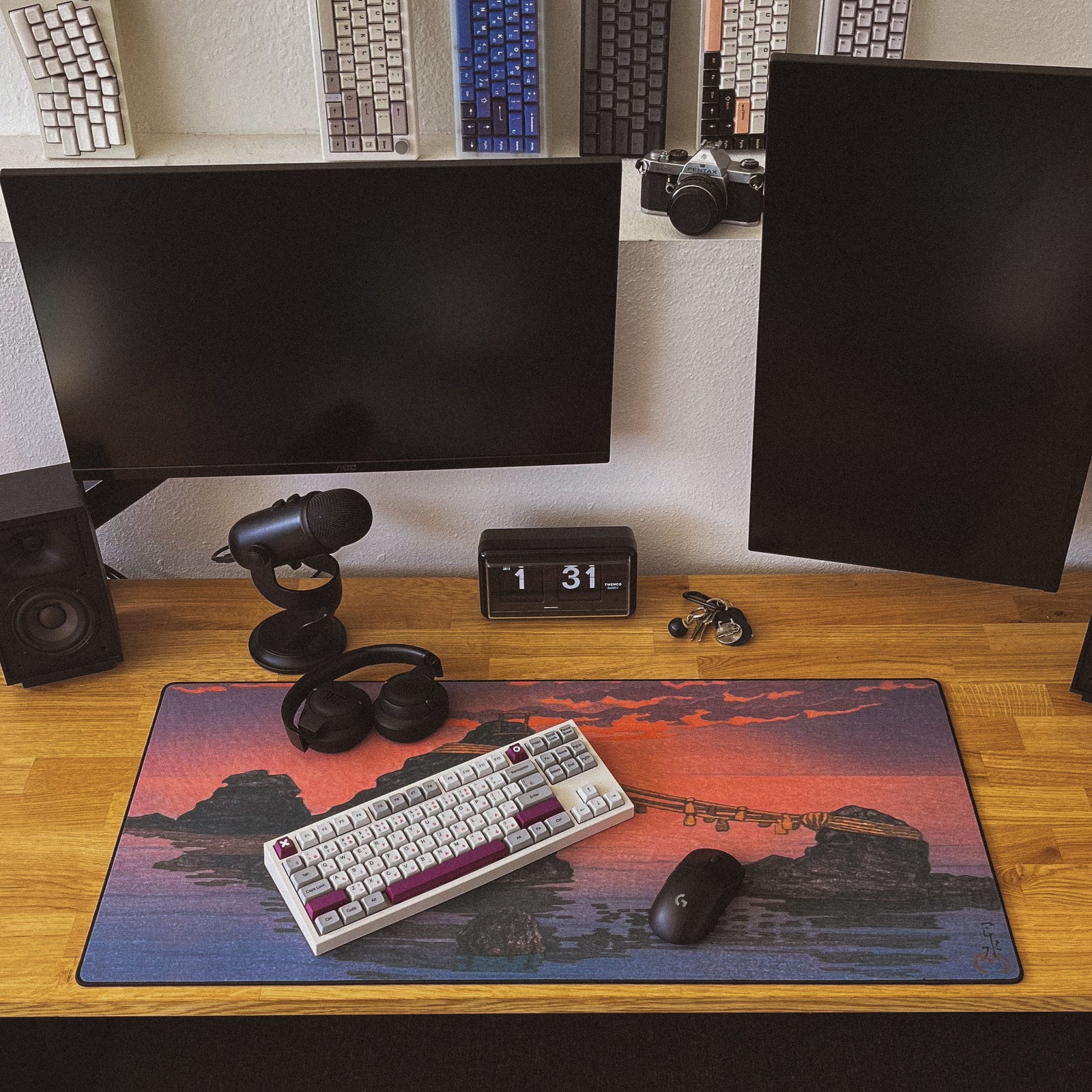 Futamigaura, by Hasui - Original desk setup