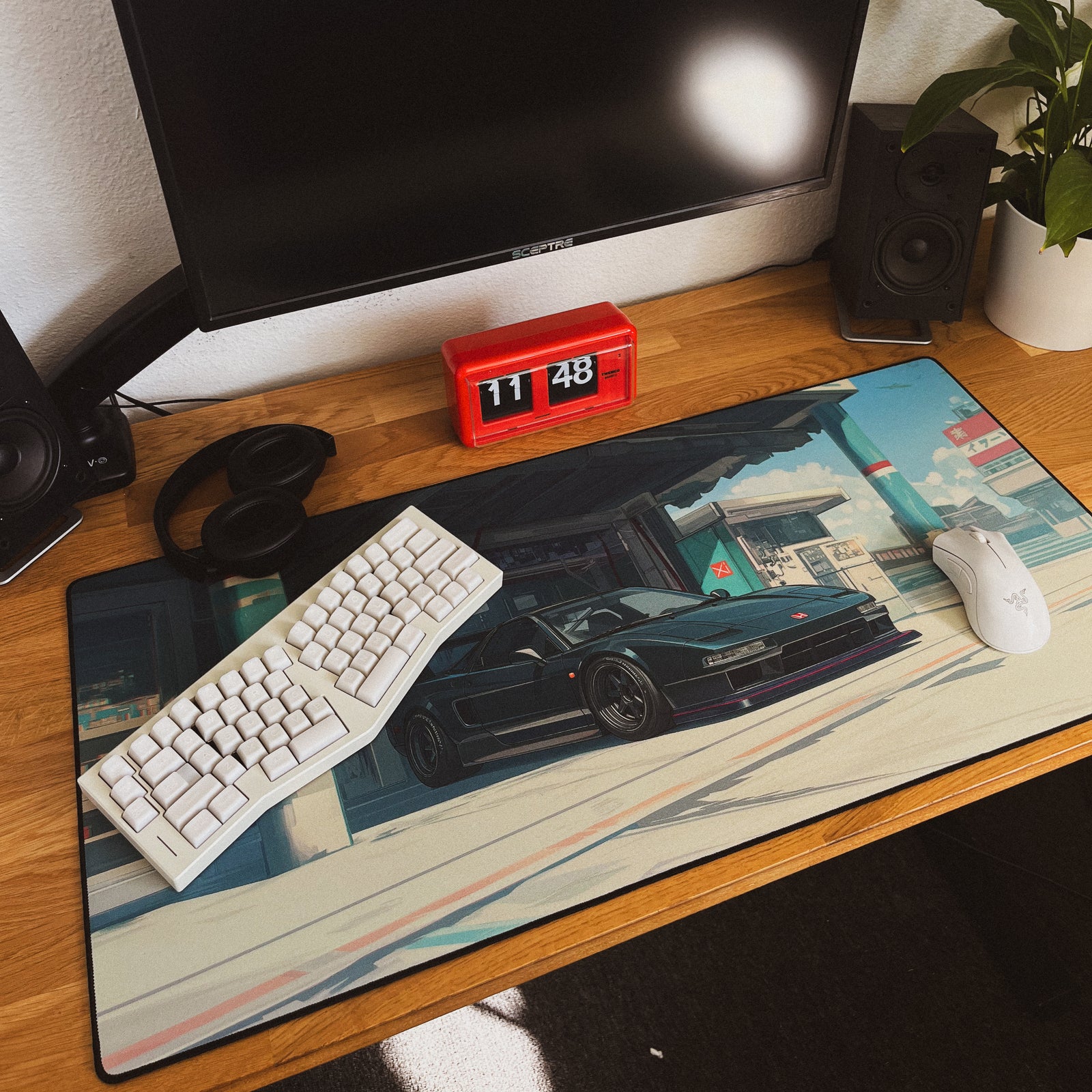 Haruki's Honda - Original desk setup