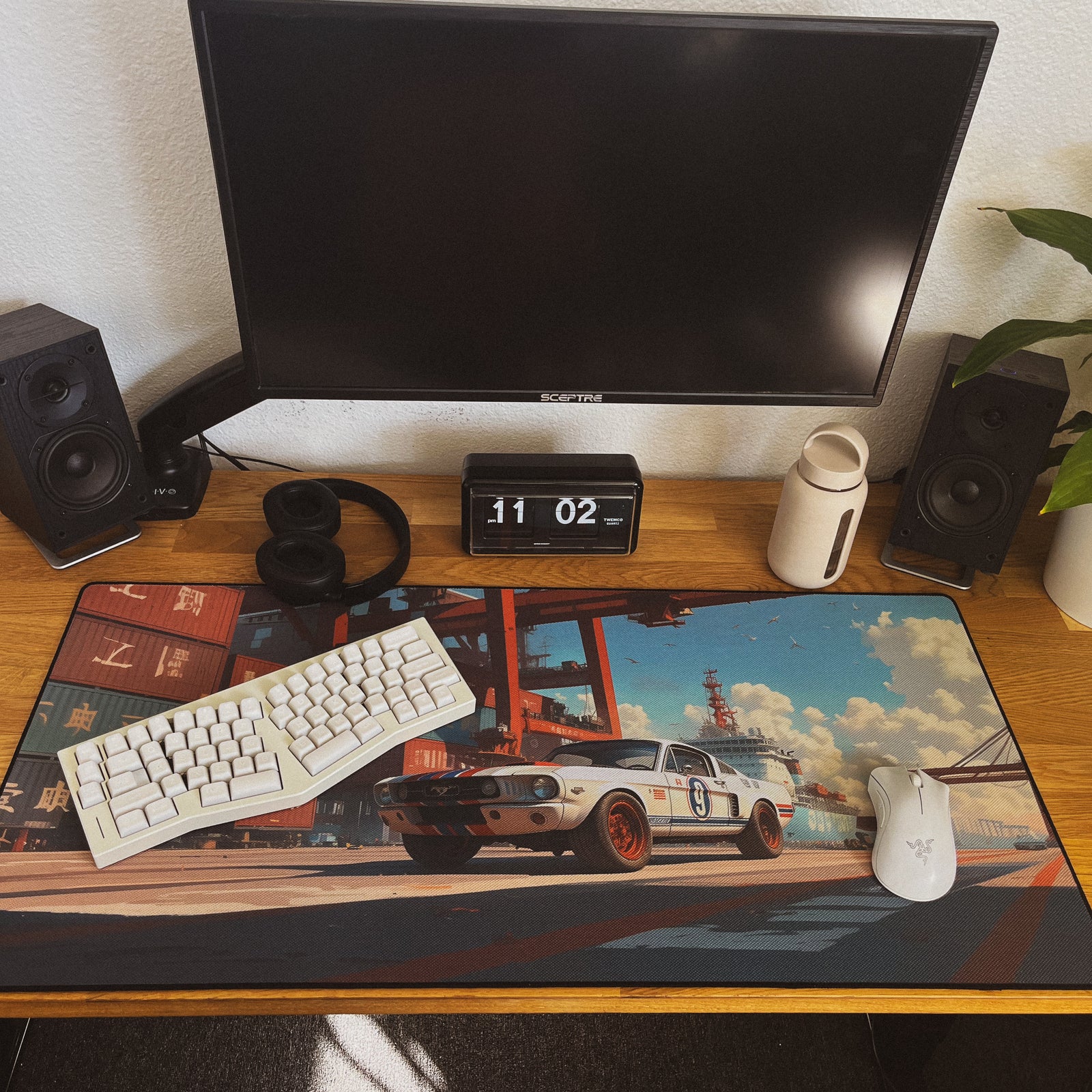 Mei's Mustang - Original desk setup