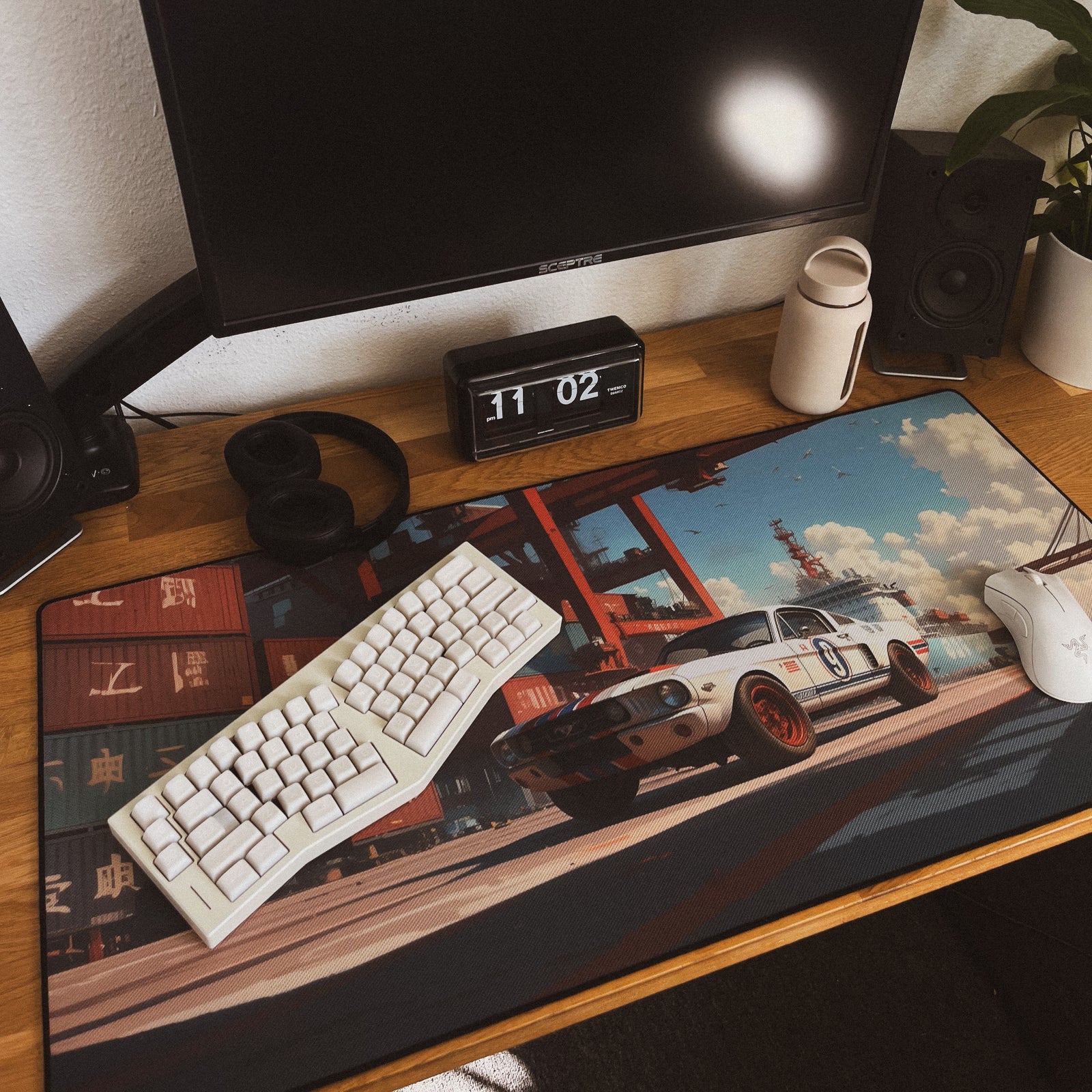 Mei's Mustang - Original desk setup