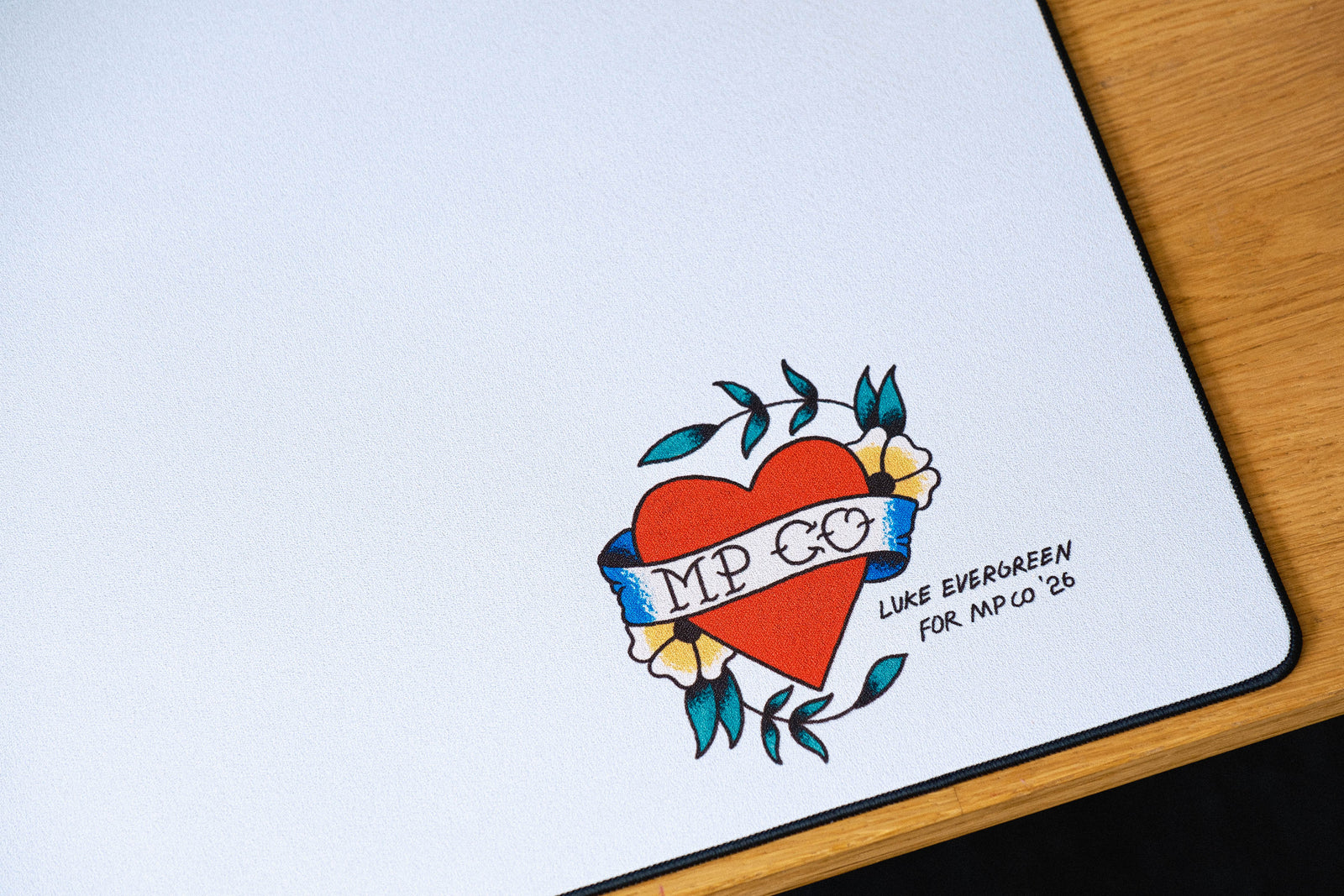 MPCO Heart - White desk setup