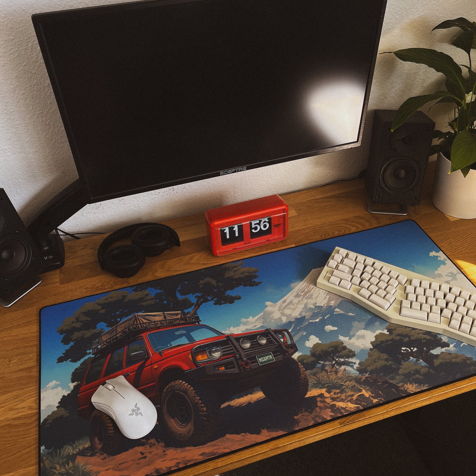Osaka's Overlander - Original desk setup