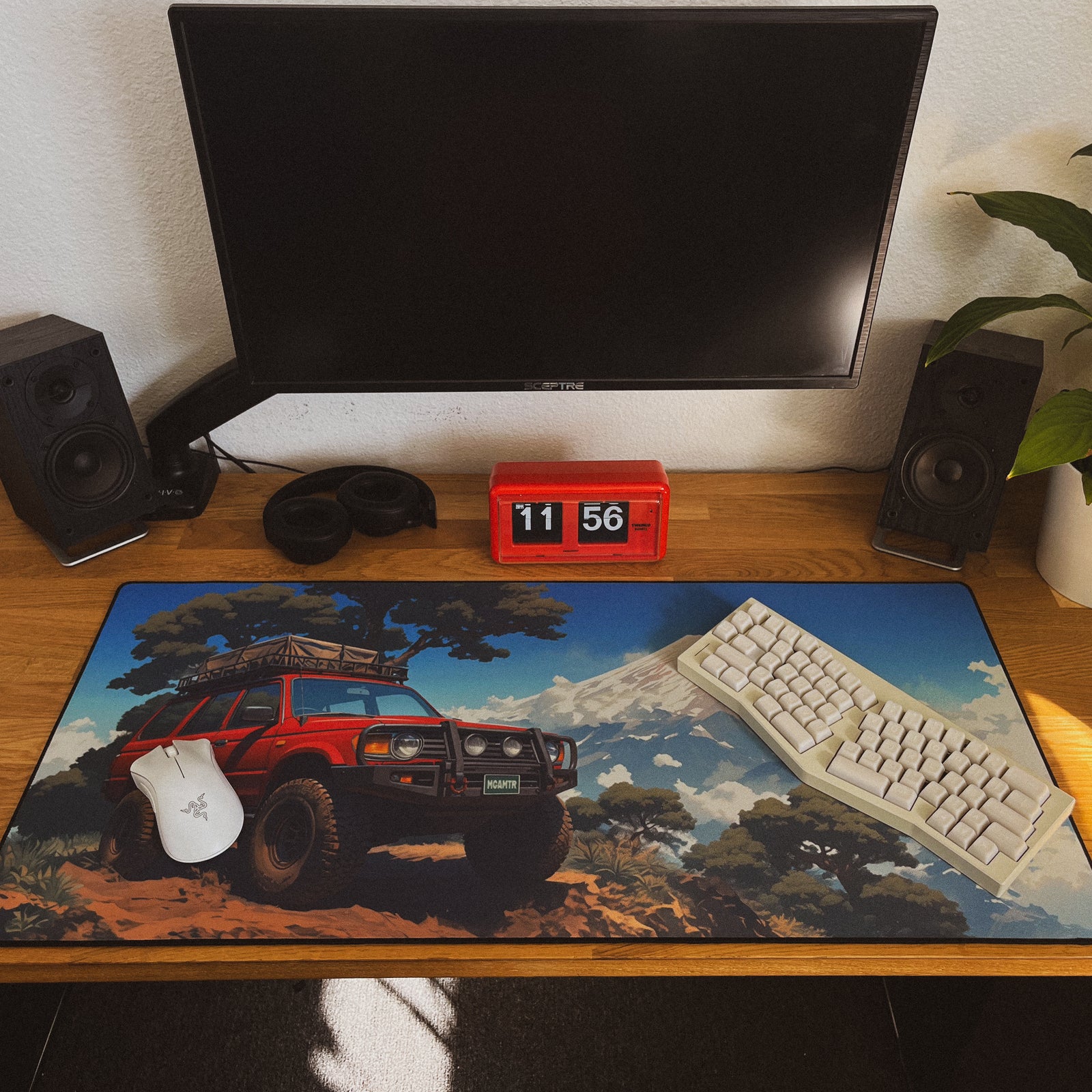 Osaka's Overlander - Original desk setup