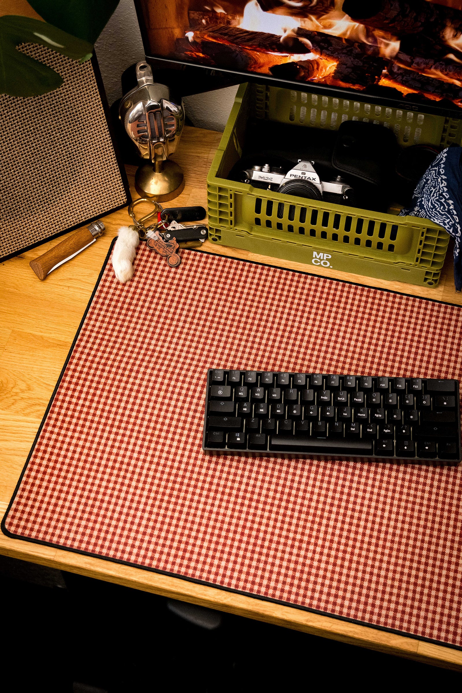 Rust Shepherd's Check - Rust desk setup