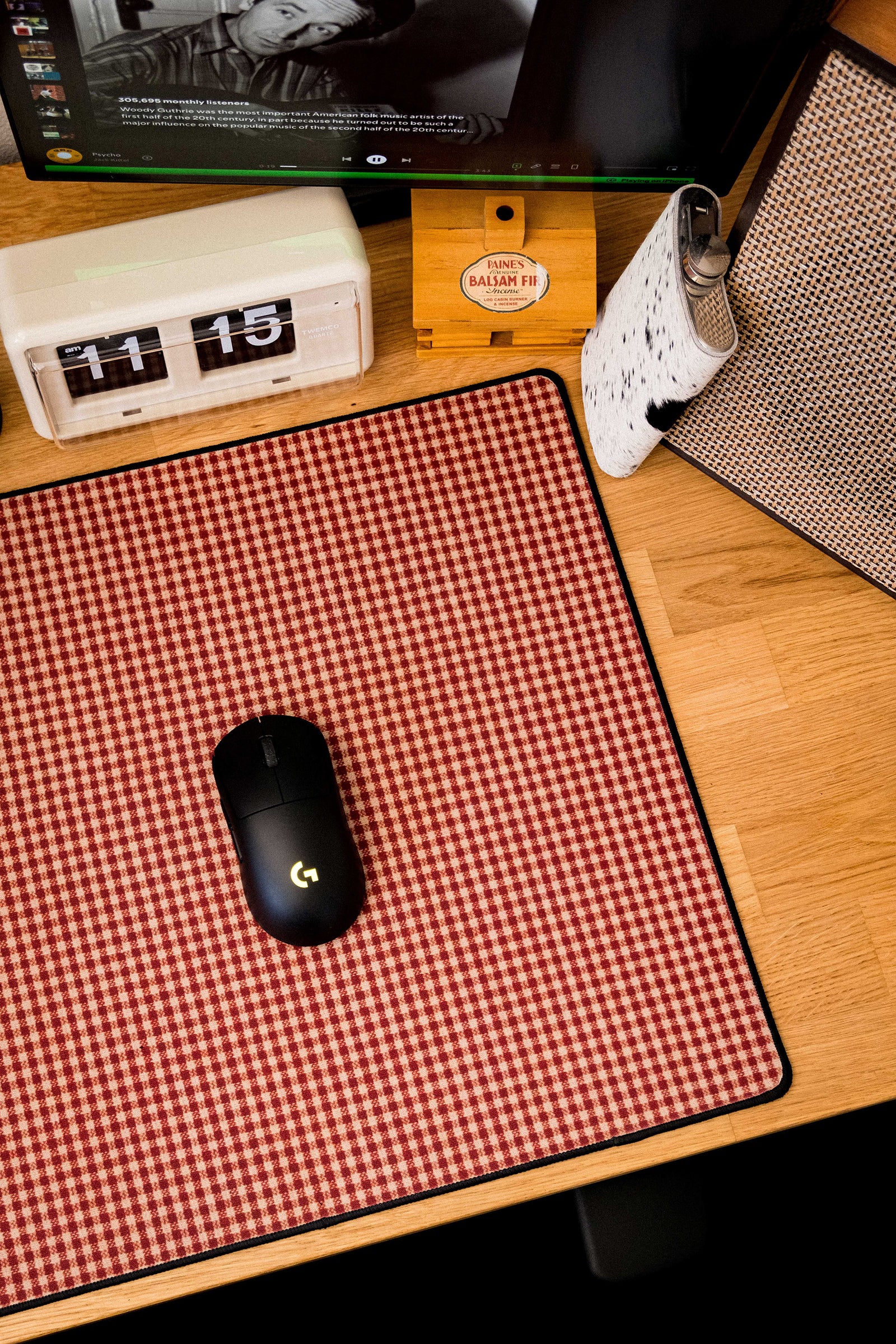 Rust Shepherd's Check - Rust desk setup