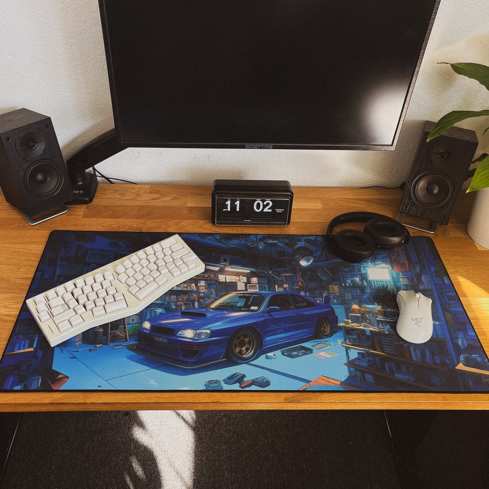 Sakura's Subaru - Original desk setup