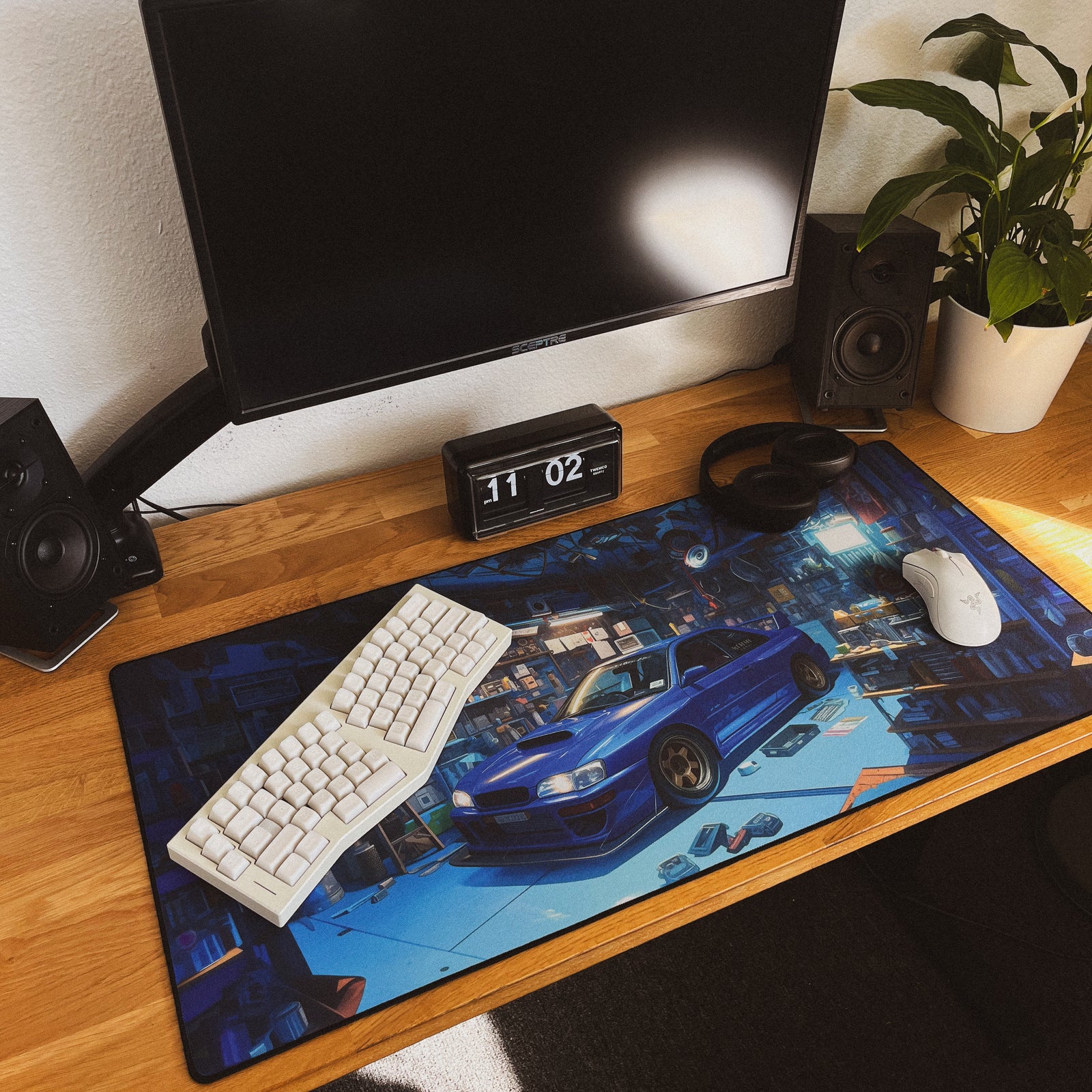 Sakura's Subaru - Original desk setup