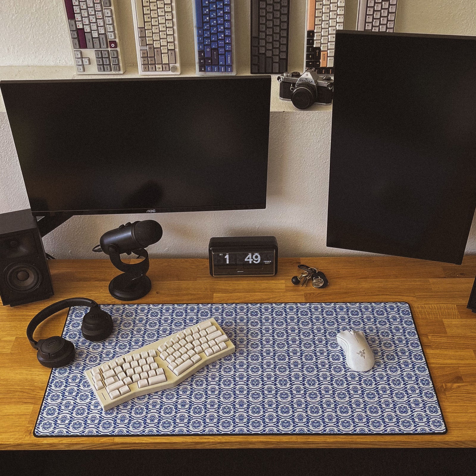 Santo Spirito - Blue desk setup