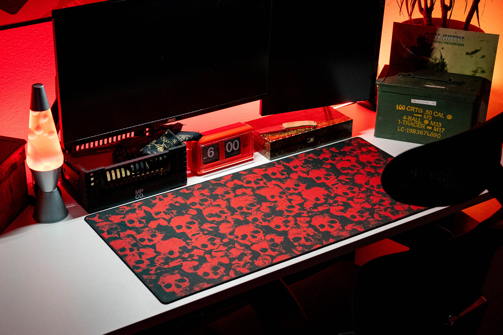 Skulls - Red desk setup