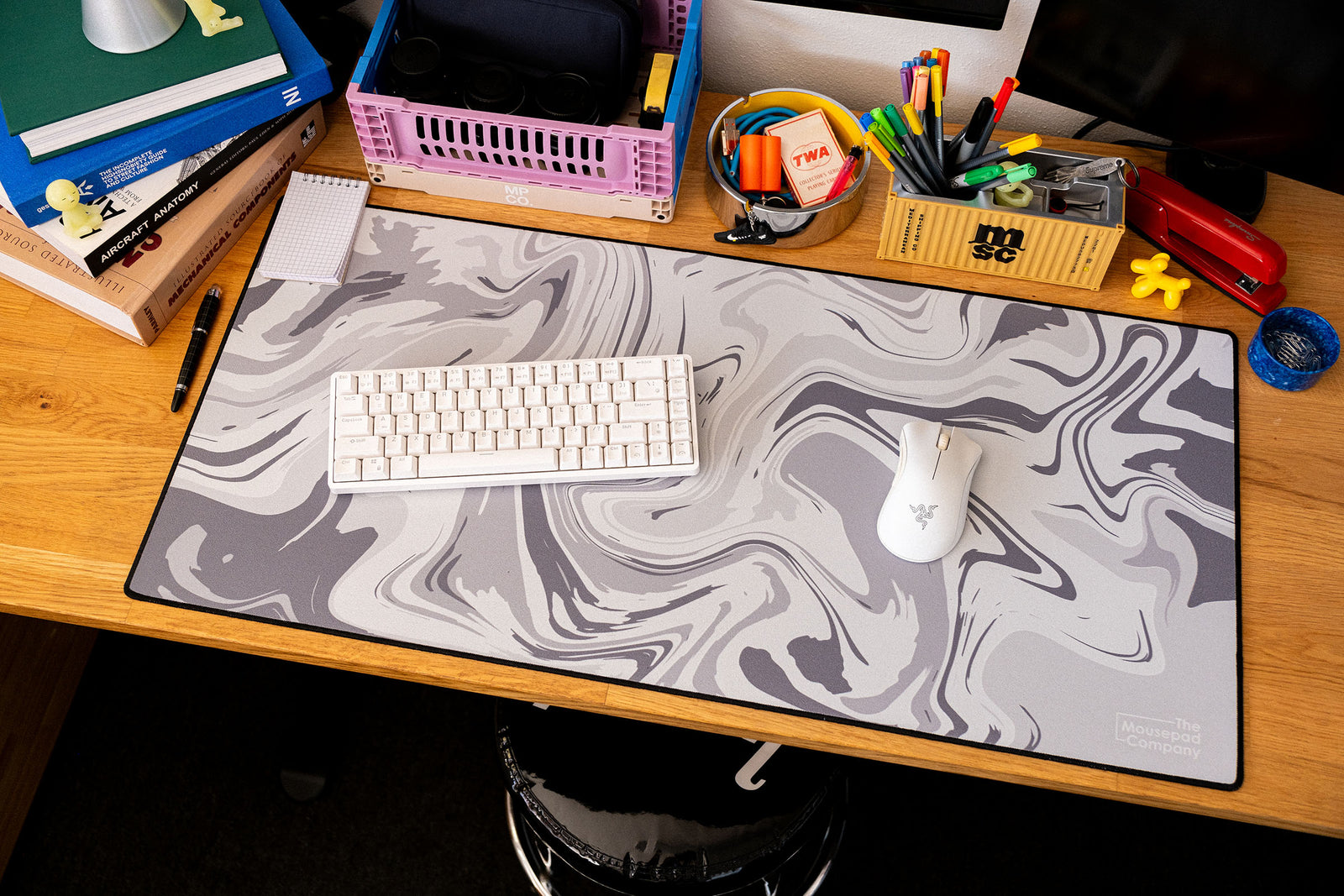 Strata Liquid - White & Grey desk setup