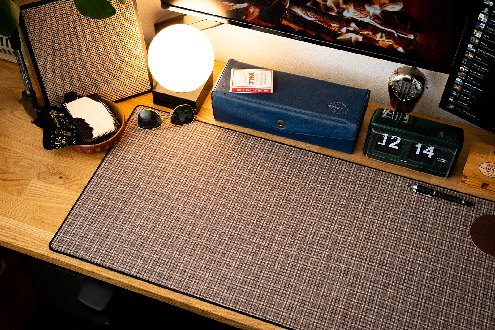 Tan Douglas Tartan - Tan desk setup