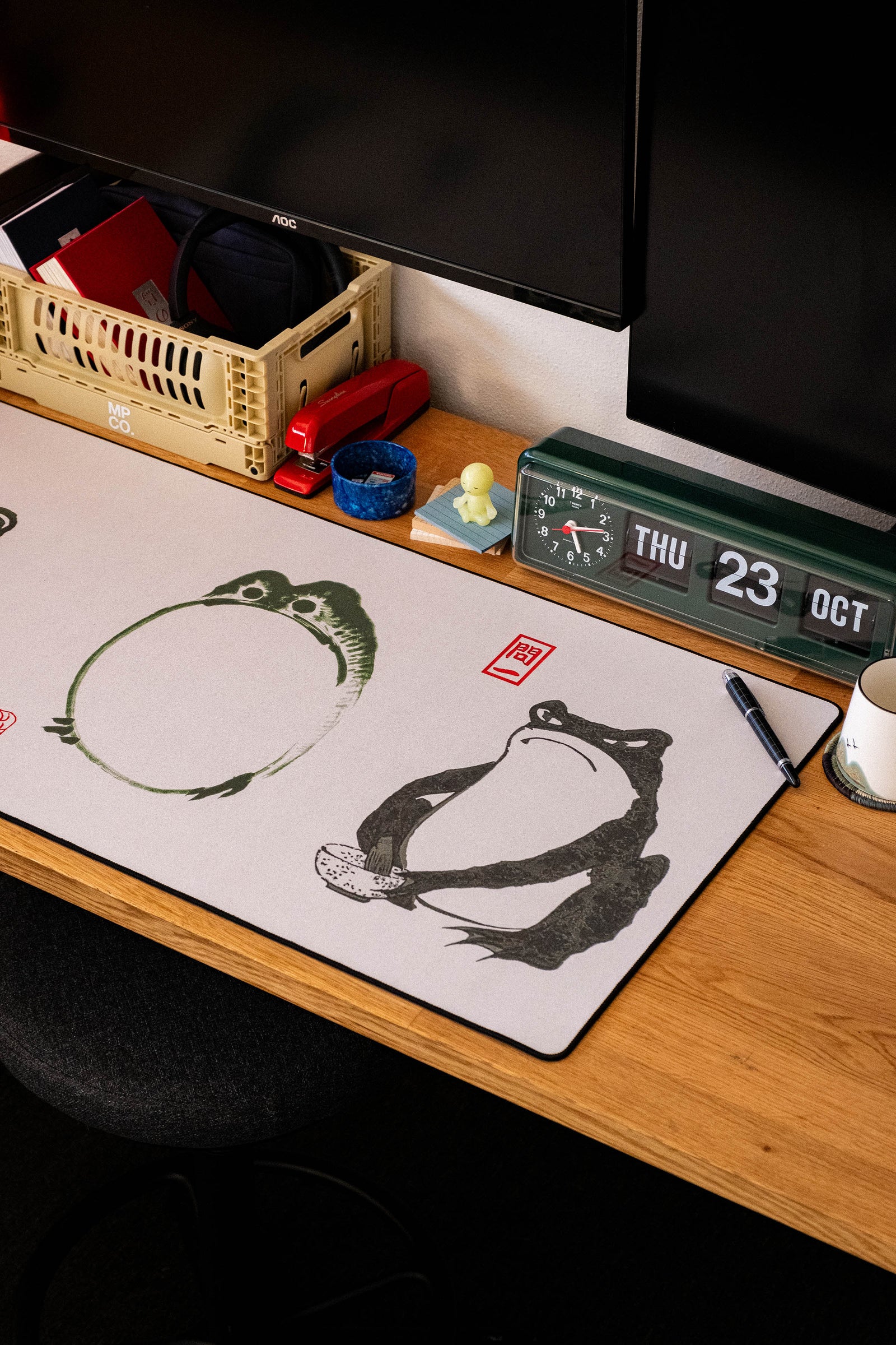 The Frog, by Matsumoto Hoji - Original desk setup