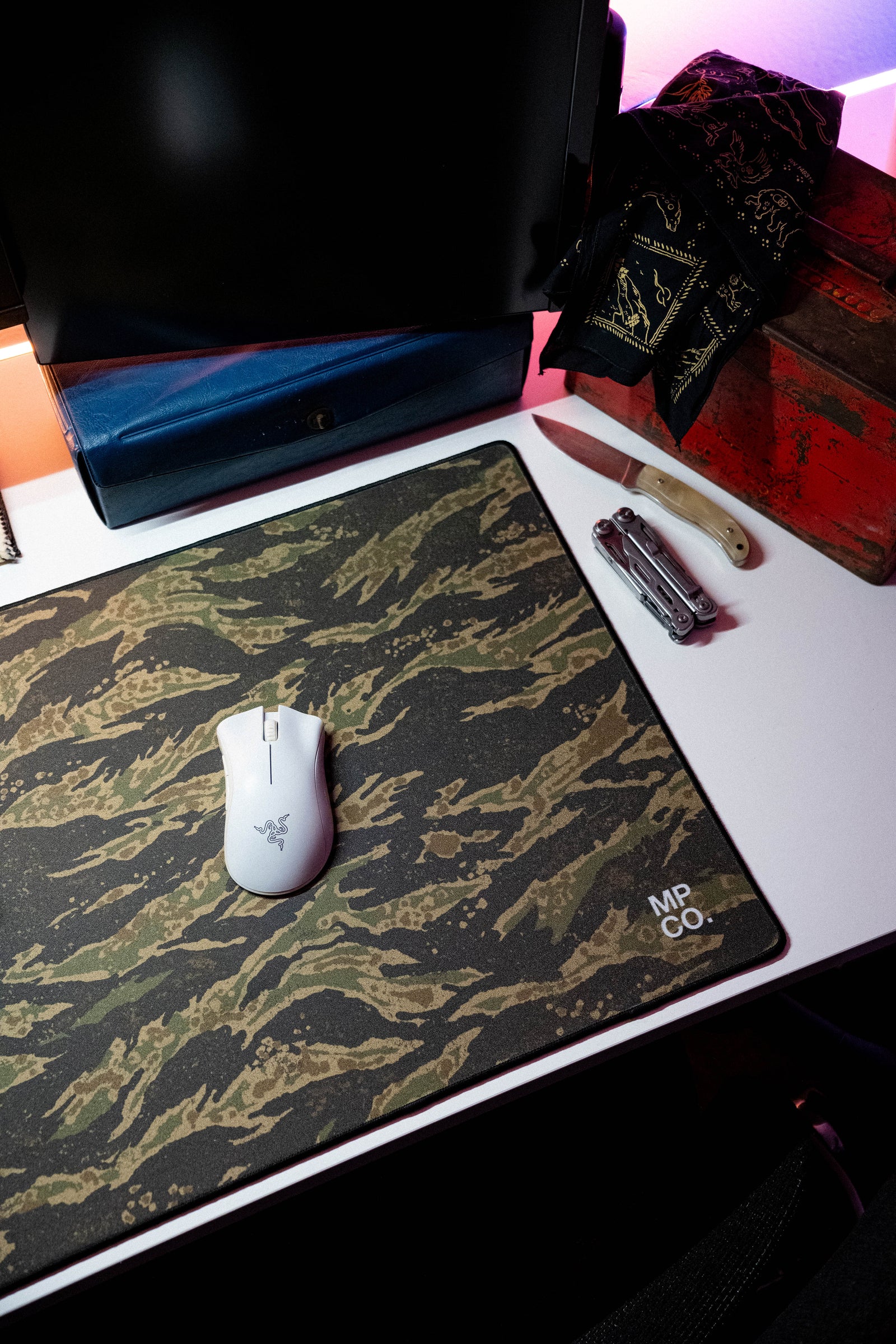 Tiger Camo - Green desk setup