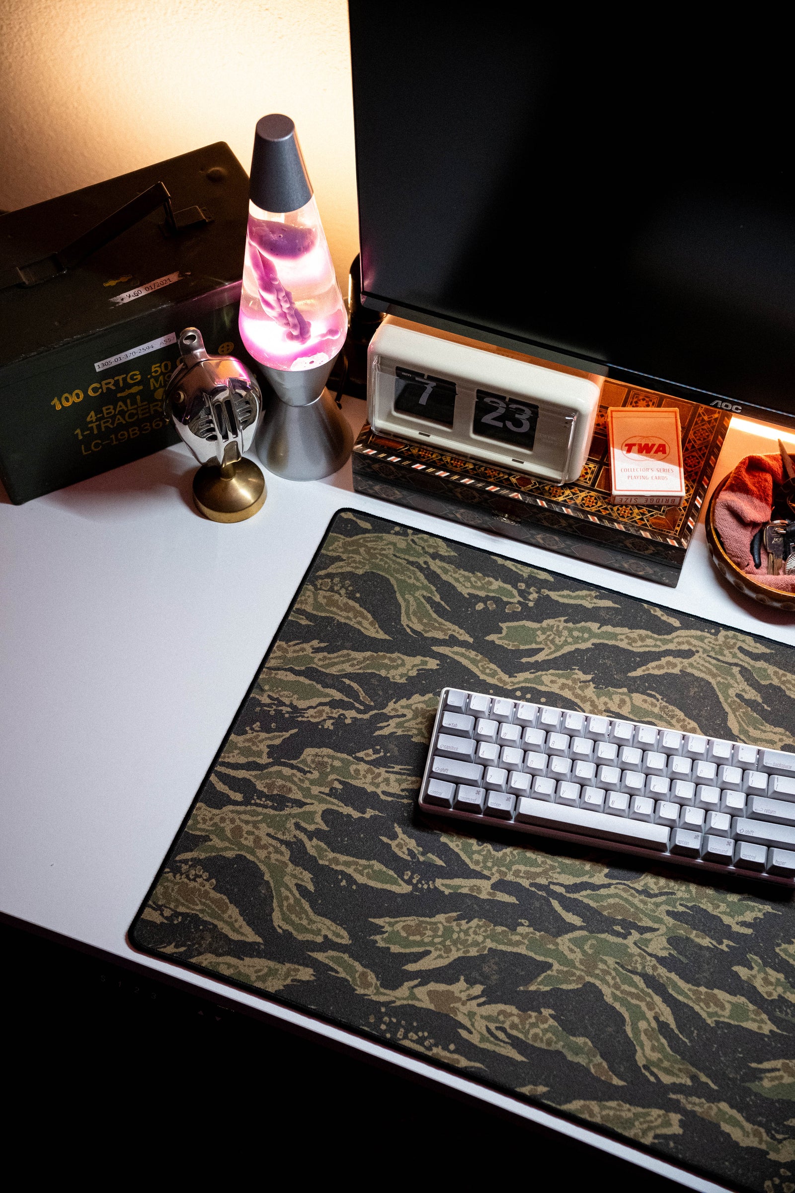 Tiger Camo - Green desk setup