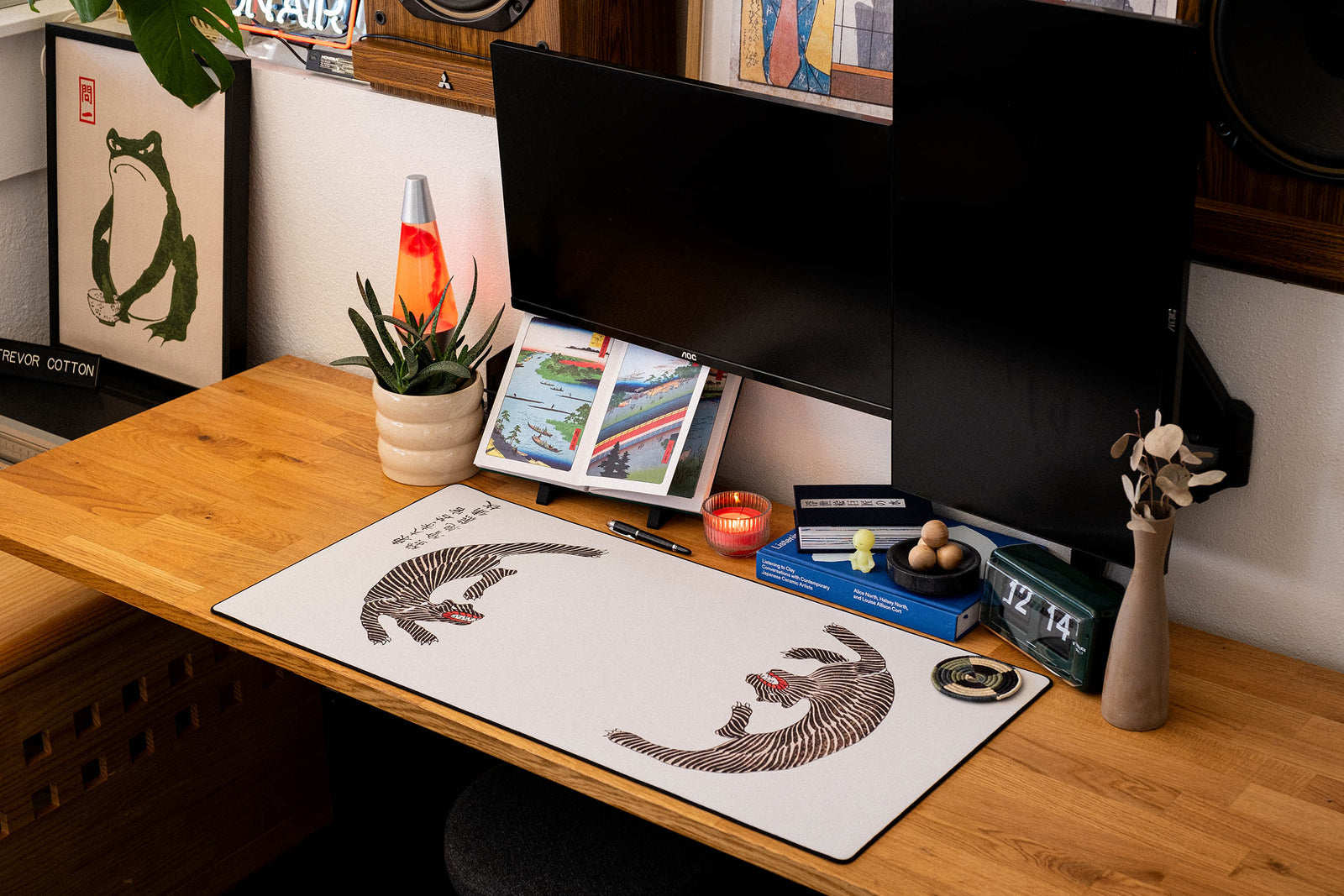 Tigers by Taguchi Tomoki - Original desk setup