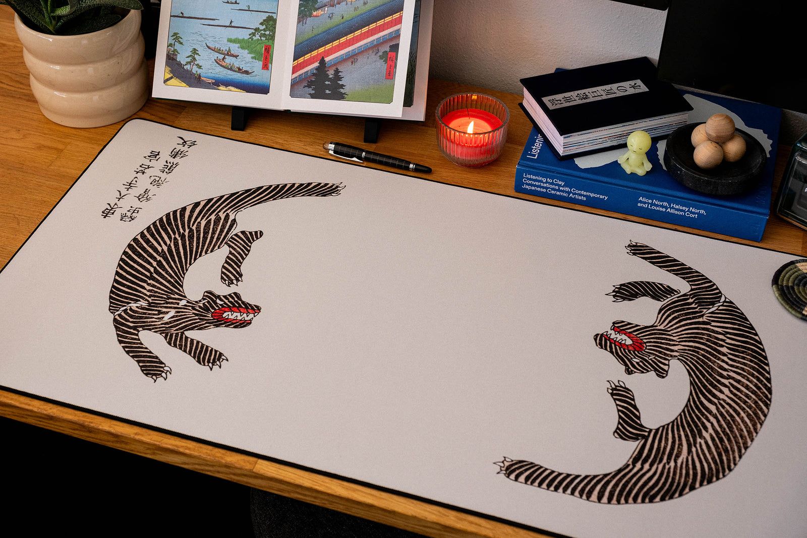 Tigers by Taguchi Tomoki - Original desk setup