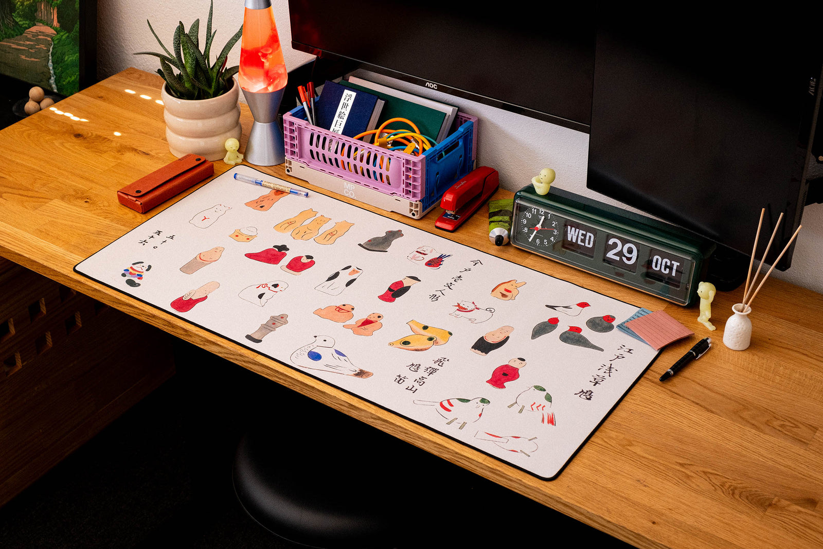 Trinkets, by Koboshi - Original desk setup