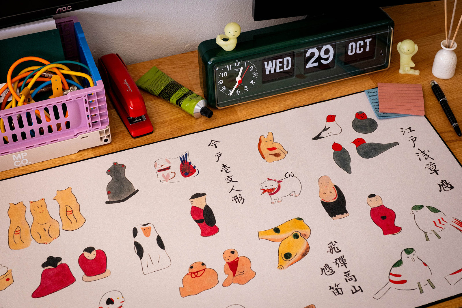 Trinkets, by Koboshi - Original desk setup