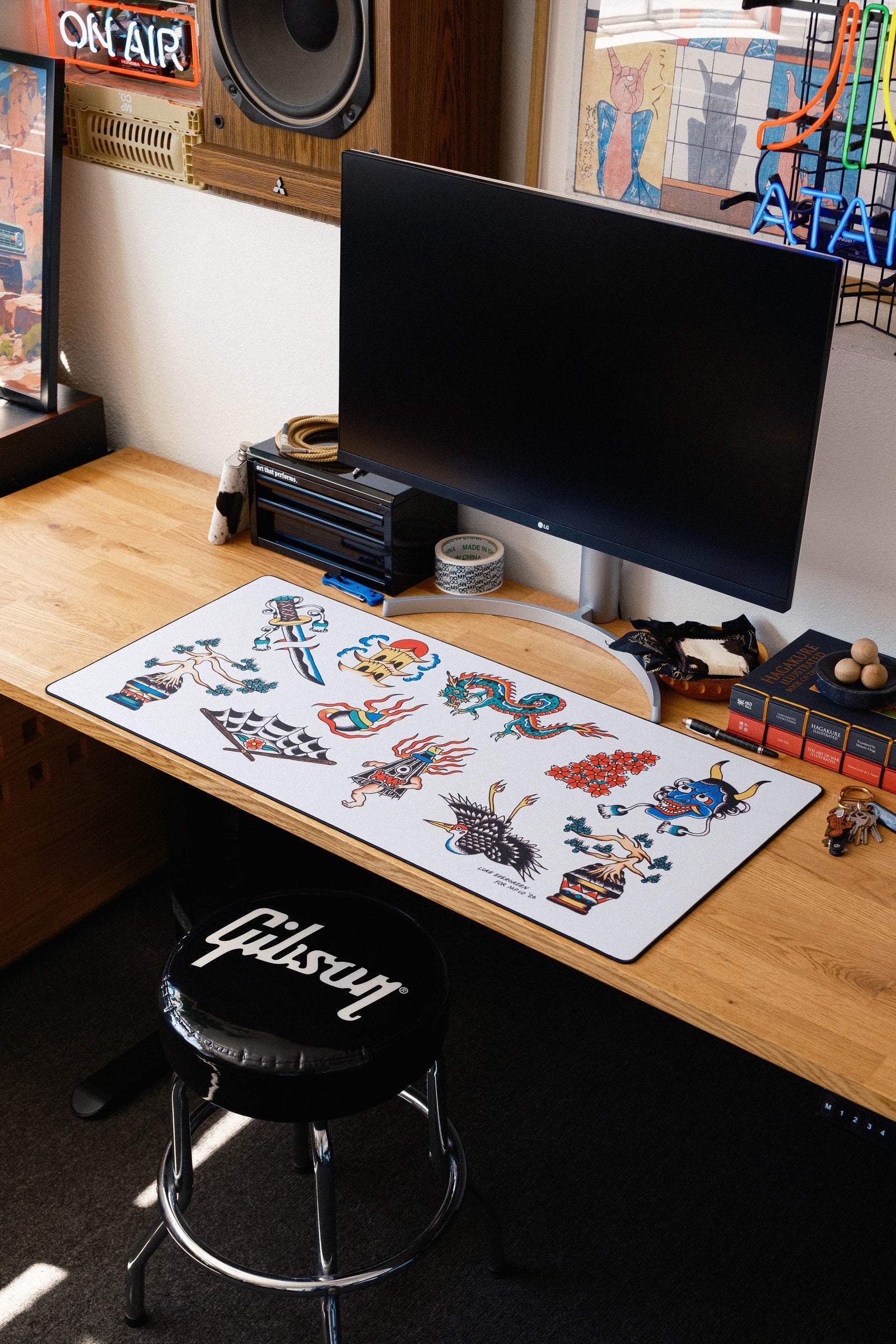 Yūgen - White desk setup