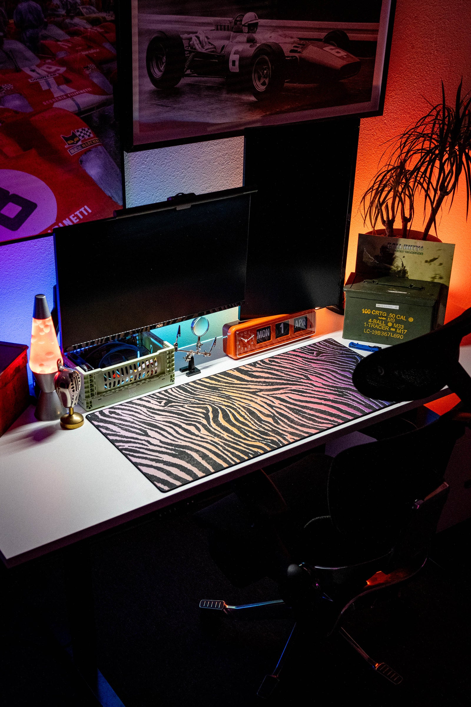Zebra - Red desk setup
