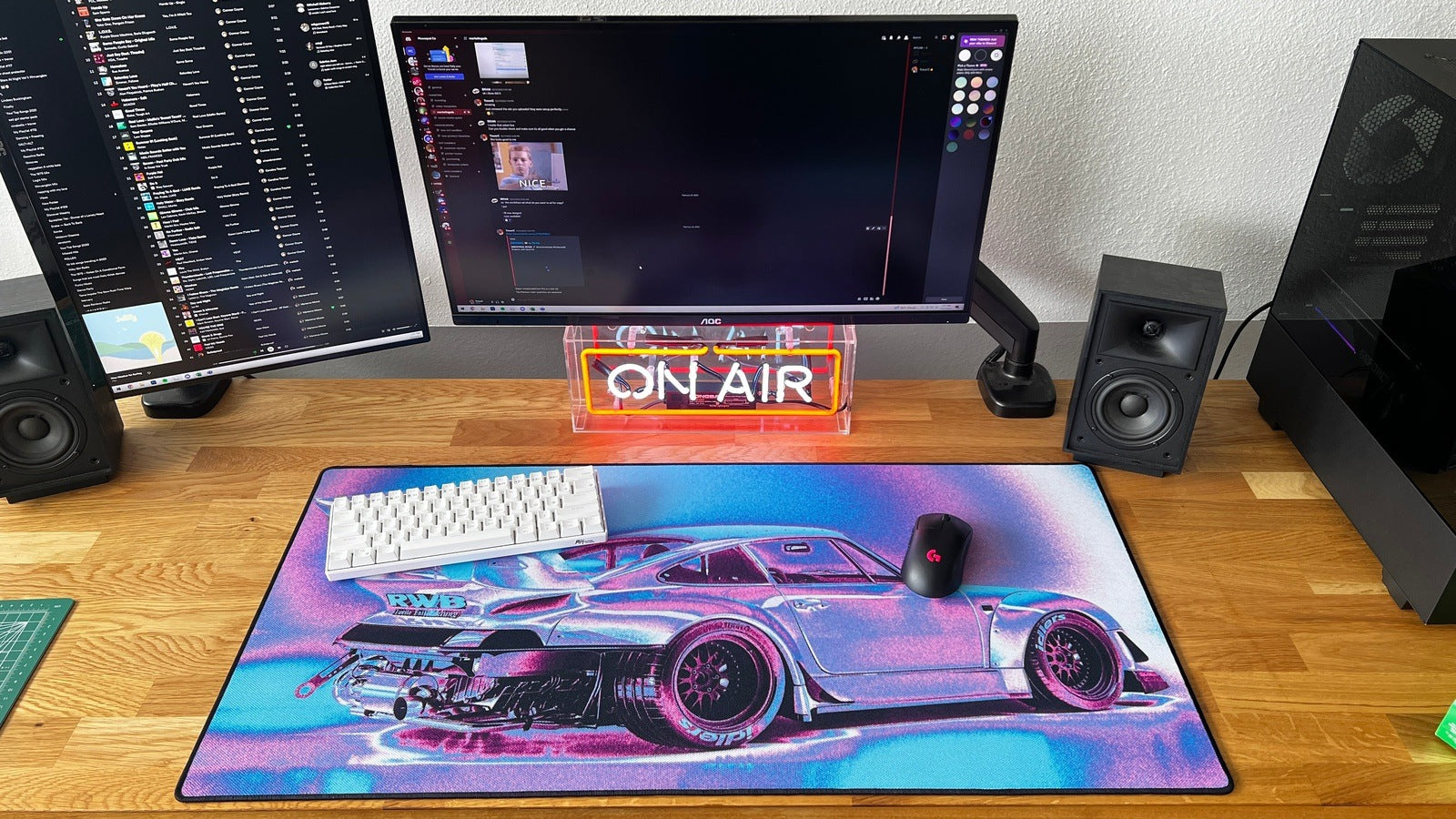 Vaporwave Porsche - Original desk setup